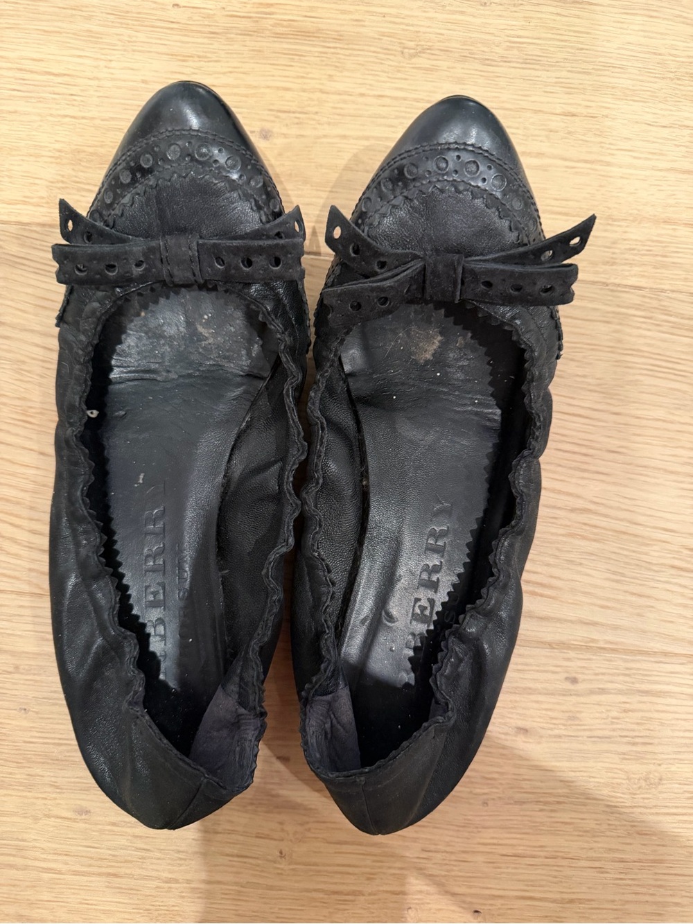 Burberry Black Leather Bow Ballet Flats - women’s size 8
